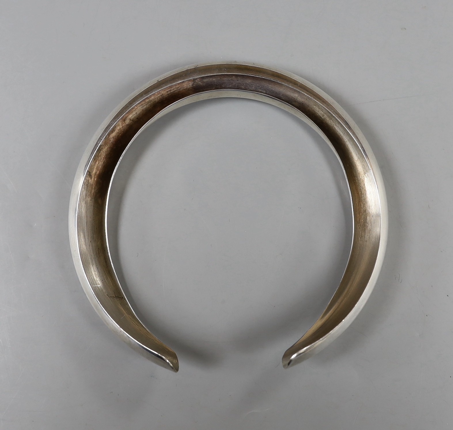 An Hermes 925 necklet, interior diameter 10.4cm, 84 grams.